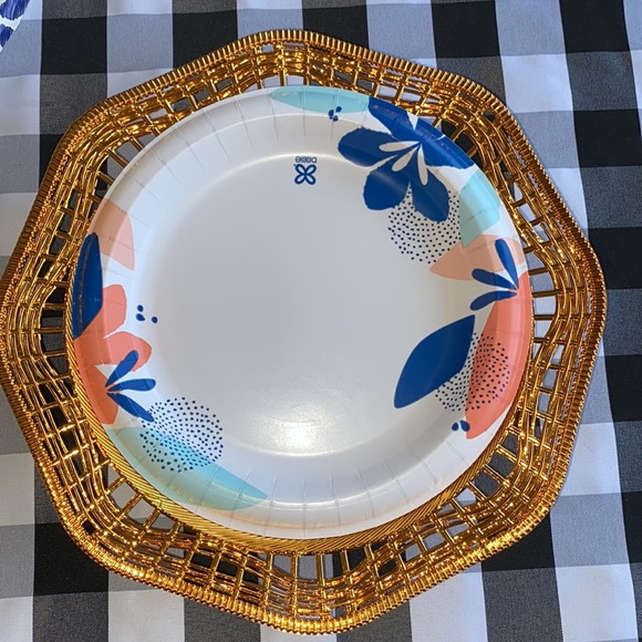 PAPER PLATE HOLDERS - Picture 3 of 4